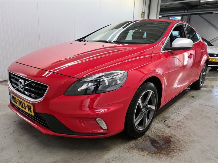 VOLVO V40 2015 yv1mv7431g2319478