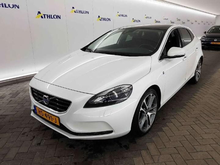 VOLVO V40 2015 yv1mv7431g2319523