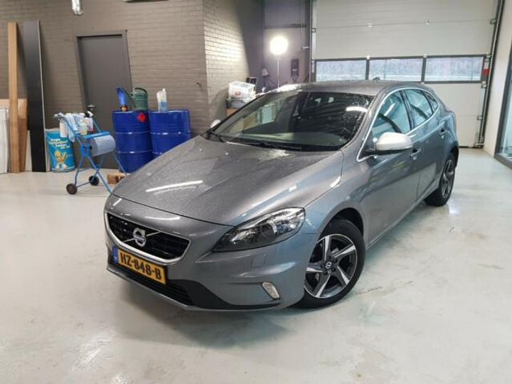 VOLVO V40 2015 yv1mv7431g2319551