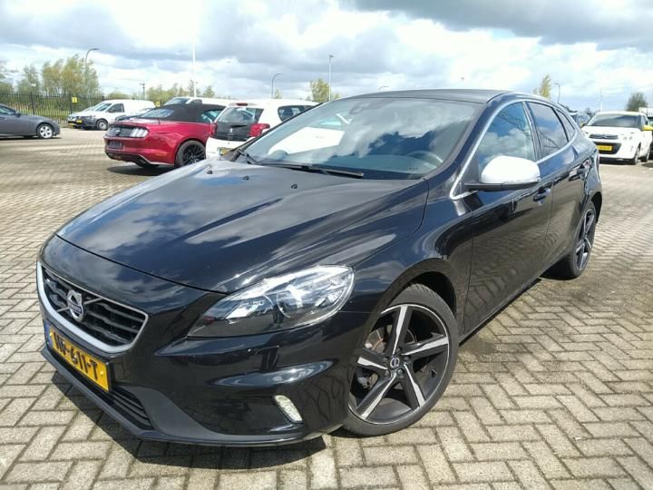 VOLVO V40 2015 yv1mv7431g2319761