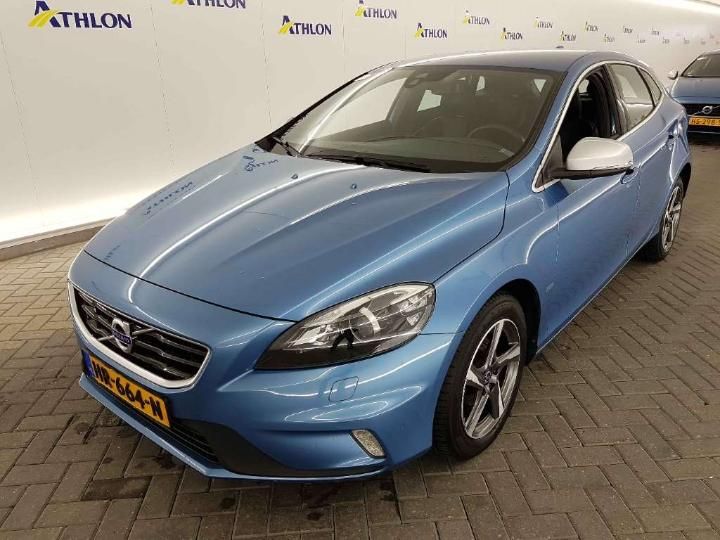 VOLVO V40 2015 yv1mv7431g2319785