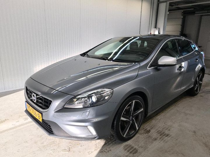 VOLVO V40 2015 yv1mv7431g2319787