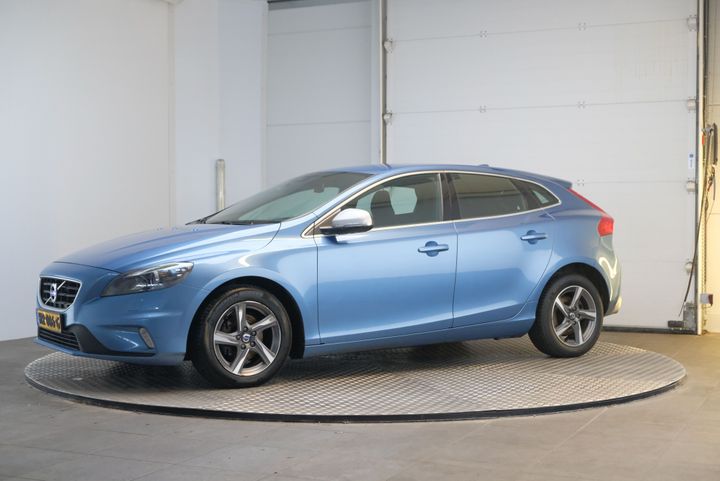 VOLVO V40 2015 yv1mv7431g2319928