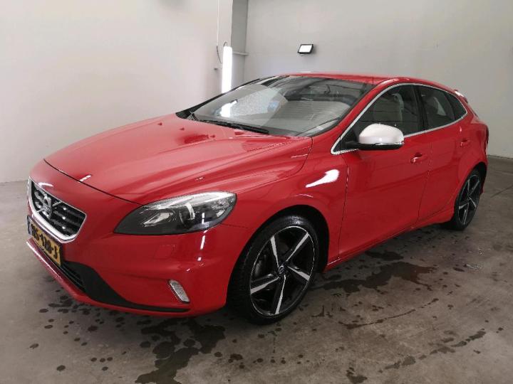 VOLVO V40 2015 yv1mv7431g2319952