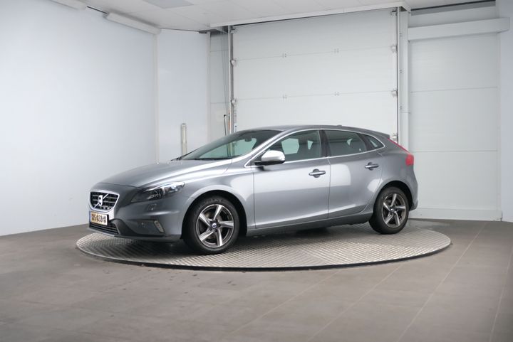 VOLVO V40 2015 yv1mv7431g2319967