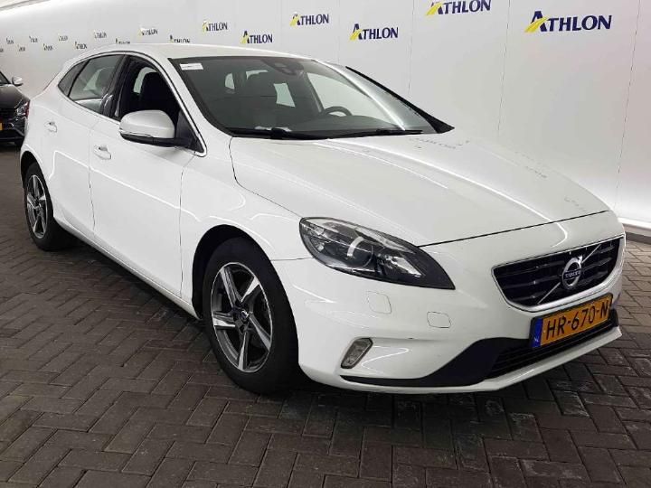 VOLVO V40 2015 yv1mv7431g2320008