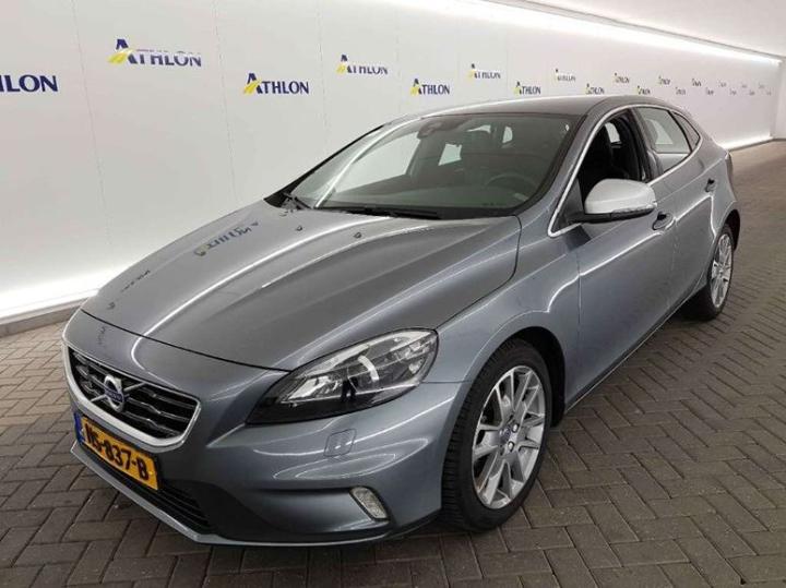 VOLVO V40 2015 yv1mv7431g2320057