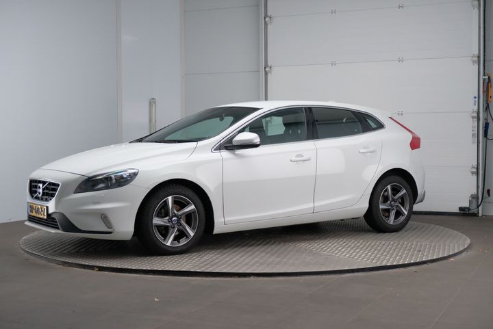 VOLVO V40 2015 yv1mv7431g2320072