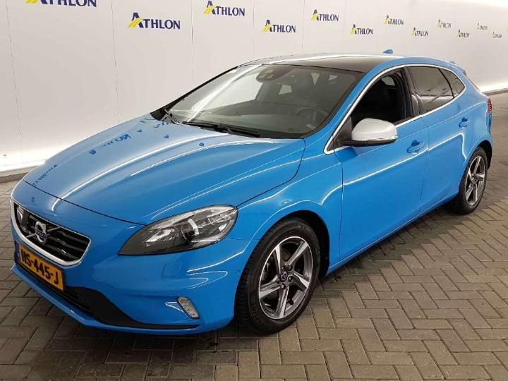 VOLVO V40 2015 yv1mv7431g2320188