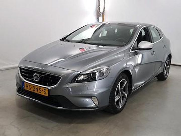 VOLVO V40 2015 yv1mv7431g2320493