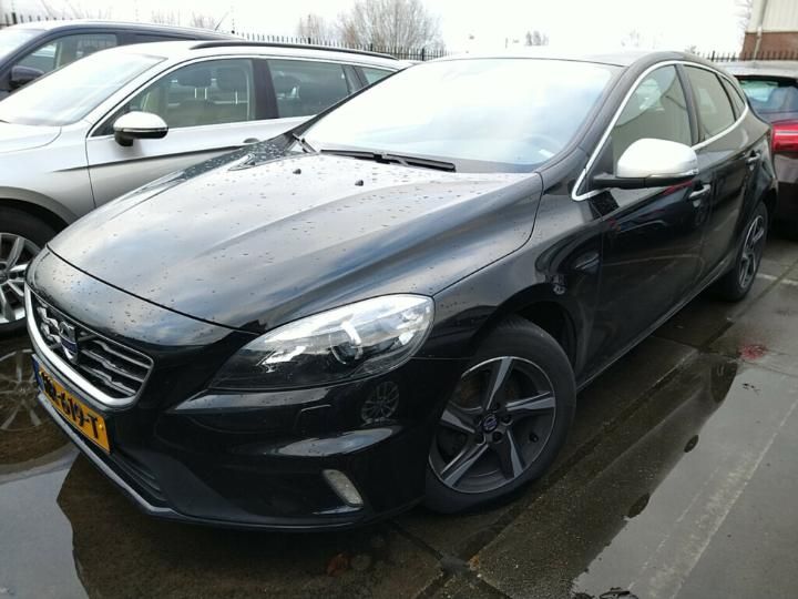 VOLVO V40 2015 yv1mv7431g2320605