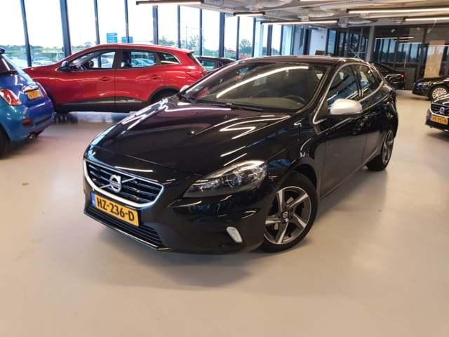 VOLVO V40 2015 yv1mv7431g2320860