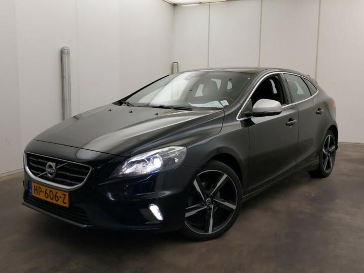 VOLVO V40 2015 yv1mv7431g2320945