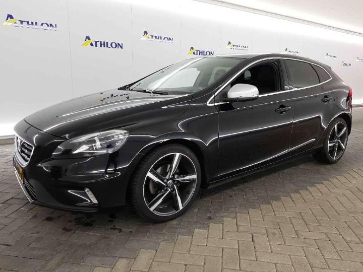 VOLVO V40 2015 yv1mv7431g2321056