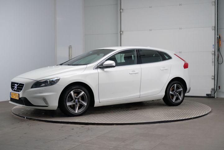 VOLVO V40 2015 yv1mv7431g2321127