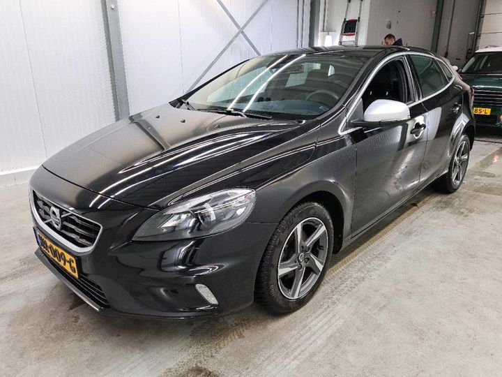 VOLVO V40 2015 yv1mv7431g2321175