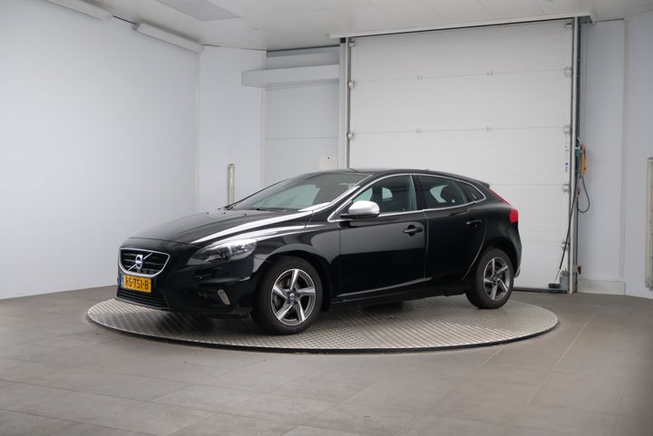 VOLVO V40 2015 yv1mv7431g2321207