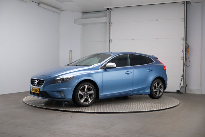 VOLVO V40 2015 yv1mv7431g2321249