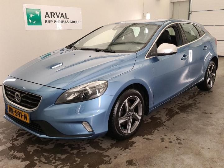 VOLVO V40 2015 yv1mv7431g2321258