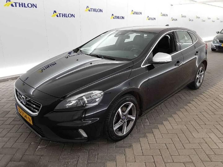 VOLVO V40 2016 yv1mv7431g2321388