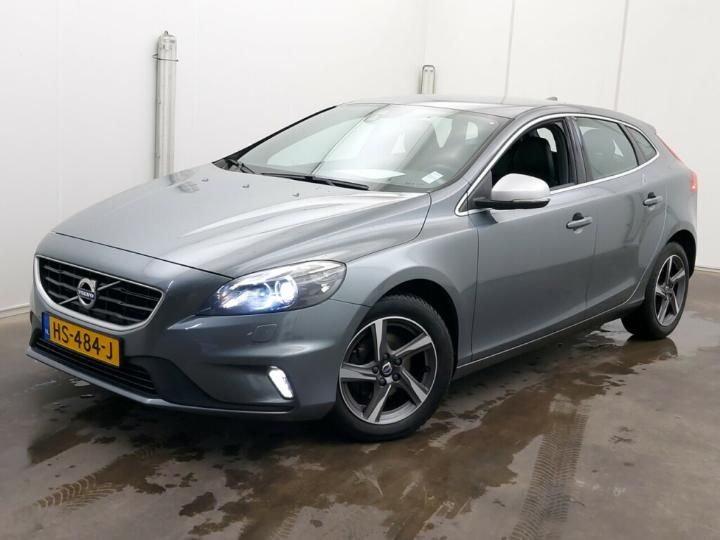 VOLVO V40 2015 yv1mv7431g2321467