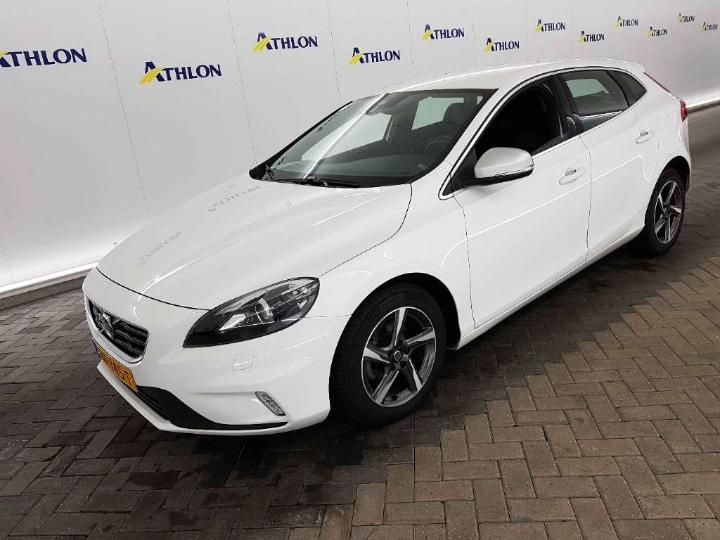 VOLVO V40 2015 yv1mv7431g2321732