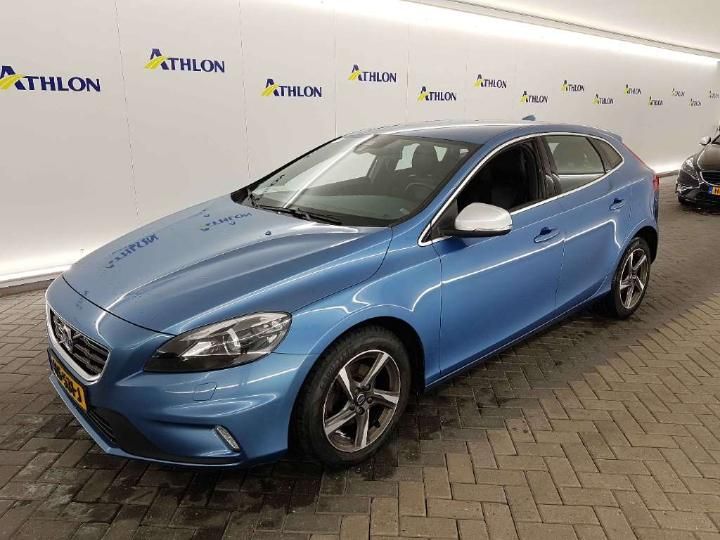 VOLVO V40 2015 yv1mv7431g2321779