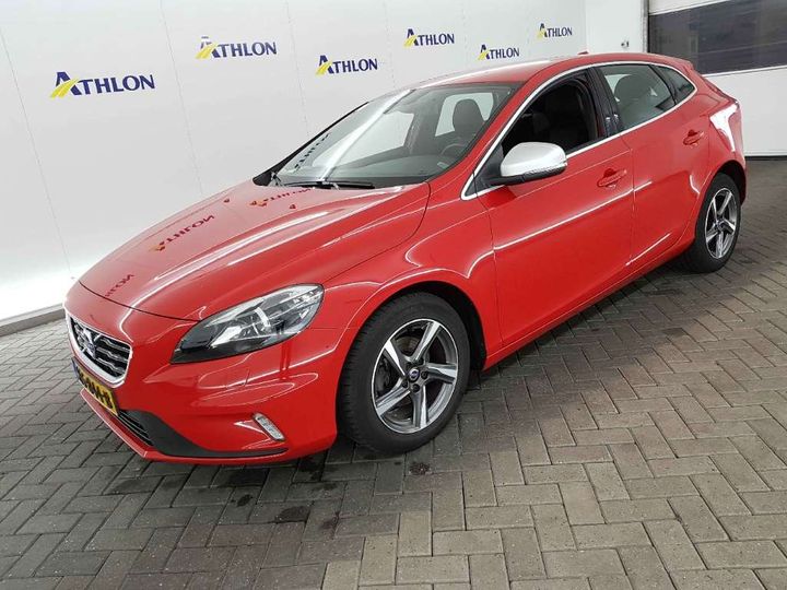 VOLVO V40 2015 yv1mv7431g2321786