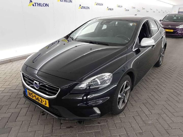 VOLVO V40 2015 yv1mv7431g2322255