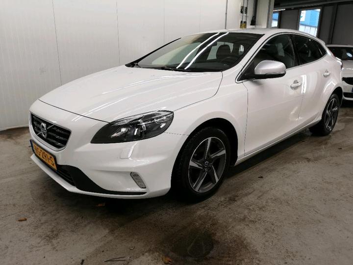 VOLVO V40 2015 yv1mv7431g2322319