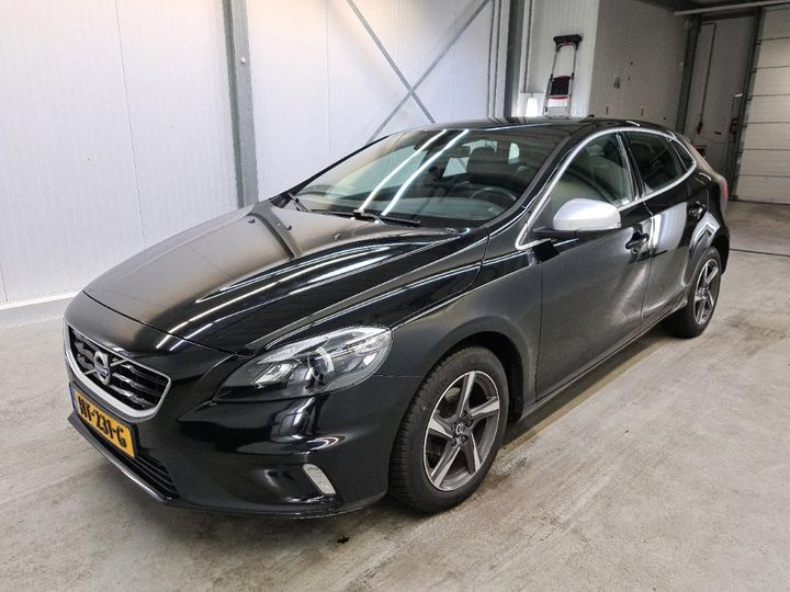 VOLVO V40 2015 yv1mv7431g2322375