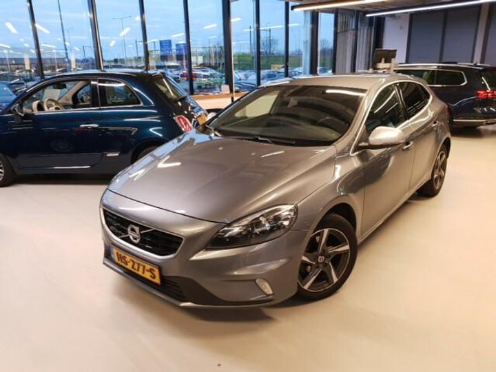 VOLVO V40 2015 yv1mv7431g2322632