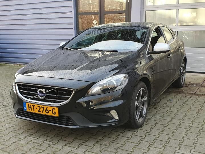 VOLVO V40 2015 yv1mv7431g2322675