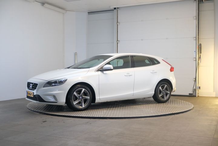 VOLVO V40 2015 yv1mv7431g2322758