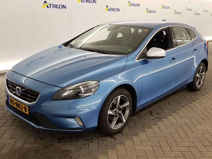 VOLVO V40 2015 yv1mv7431g2322784