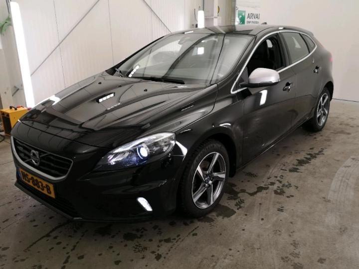 VOLVO V40 2015 yv1mv7431g2322823