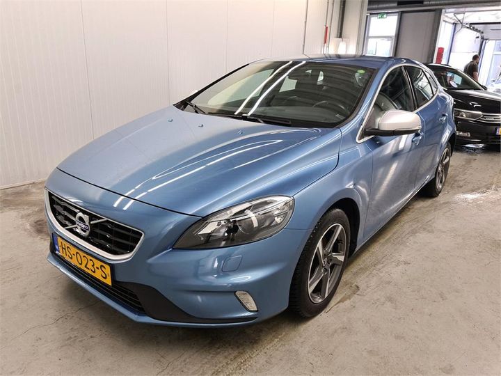 VOLVO V40 2015 yv1mv7431g2322828