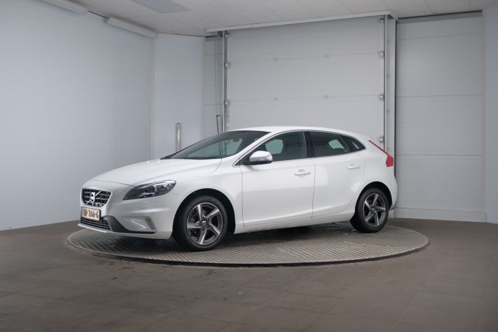 VOLVO V40 2015 yv1mv7431g2322903