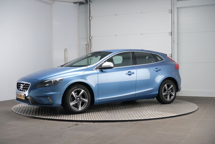 VOLVO V40 2015 yv1mv7431g2322937