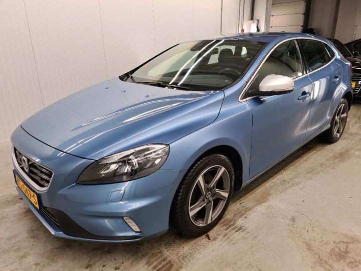 VOLVO V40 2015 yv1mv7431g2322940