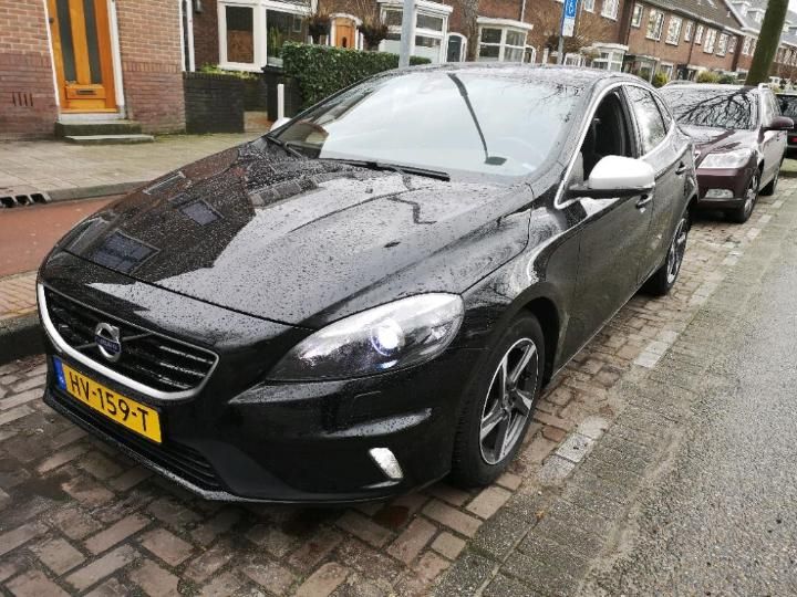 VOLVO V40 2015 yv1mv7431g2323098