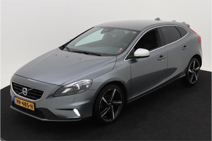 VOLVO V40 2015 yv1mv7431g2323126