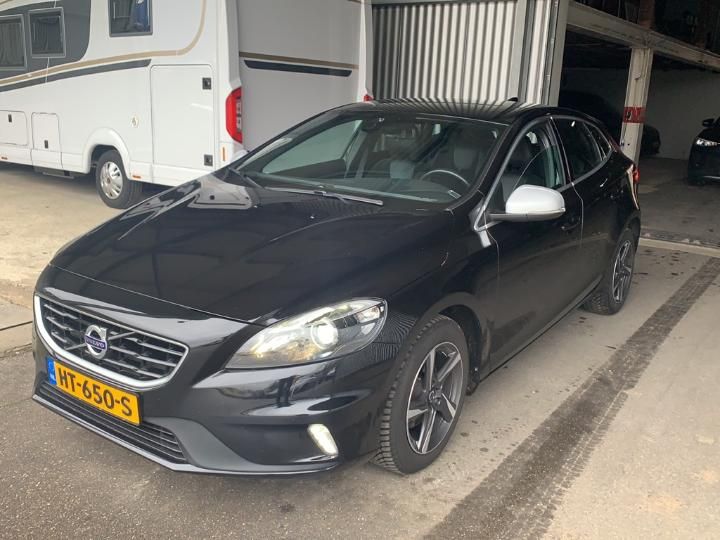 VOLVO V40 2015 yv1mv7431g2323370