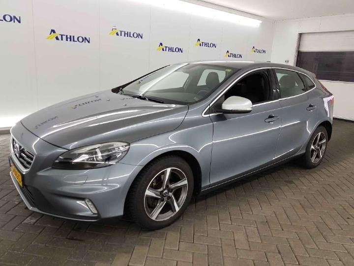 VOLVO V40 2015 yv1mv7431g2323385