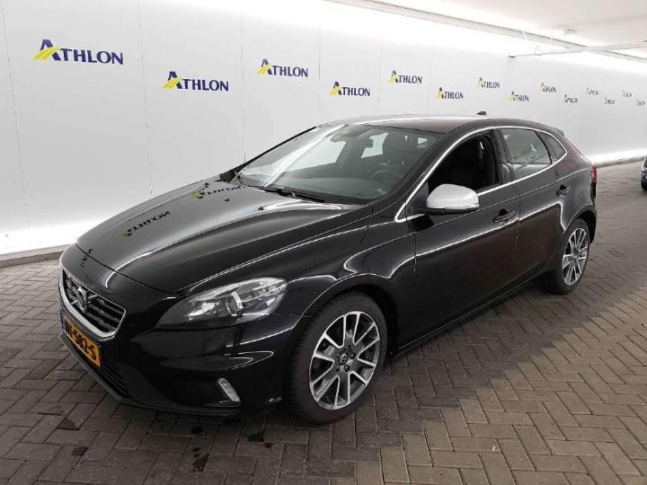 VOLVO V40 2015 yv1mv7431g2323558