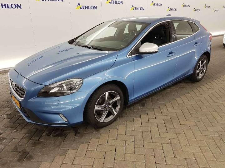 VOLVO V40 2015 yv1mv7431g2323635