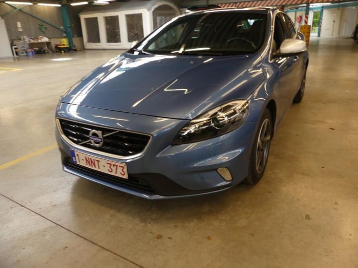 VOLVO V40 2016 yv1mv7431g2325274