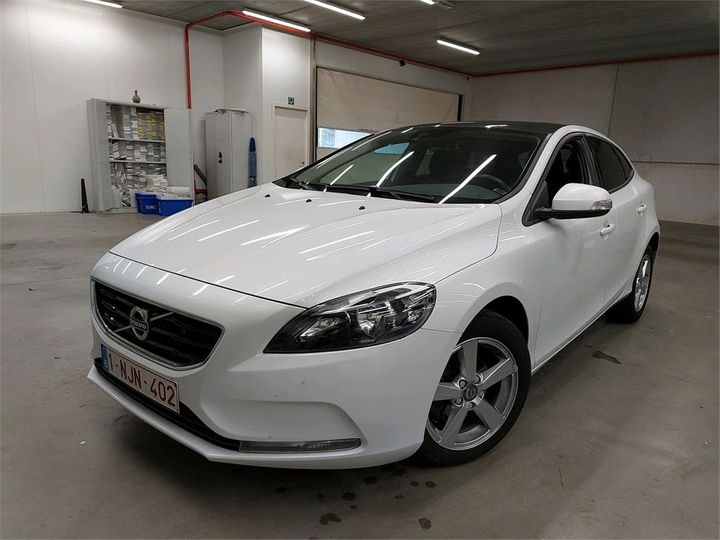 VOLVO V40 2016 yv1mv7431g2327290