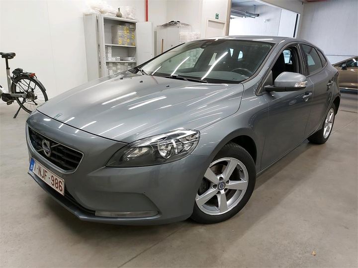 VOLVO V40 2016 yv1mv7431g2328456