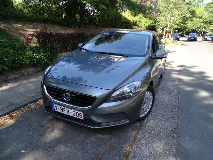 VOLVO V40 2016 yv1mv7431g2330472